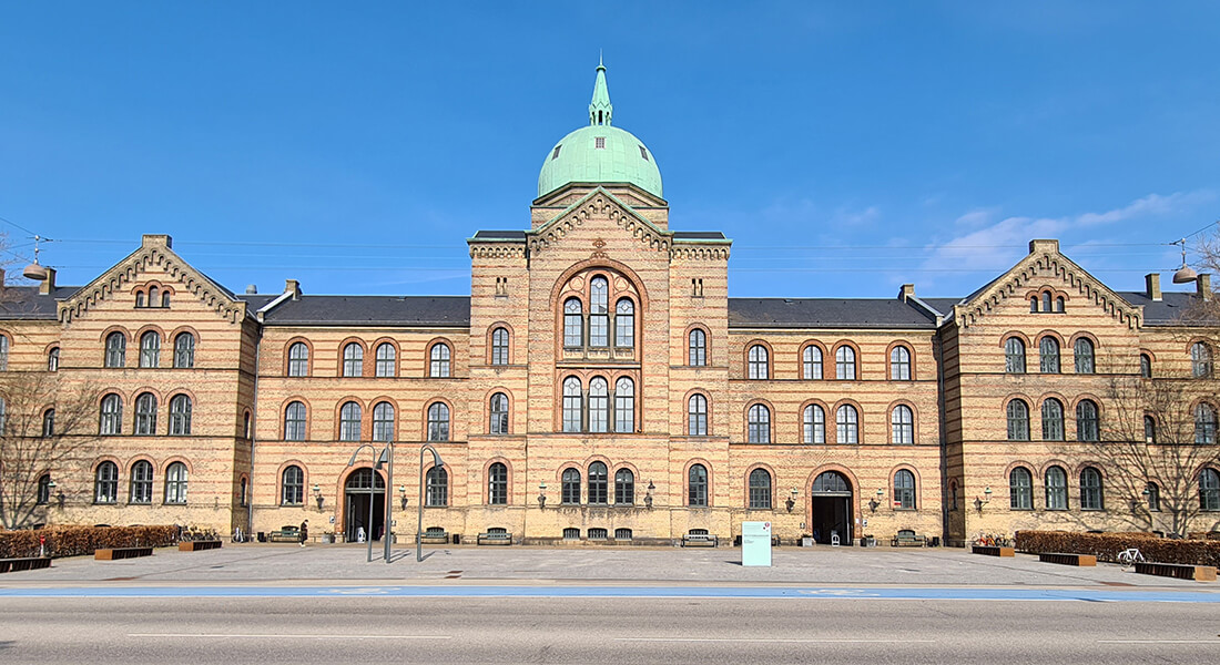 Indgangen til CSS set fra Øster Farimagsgade